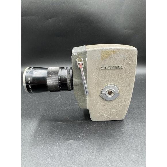 YASHICA 8 EC 8mm Vintage Movie Camera ZOOM Lens - Untested but shutters w winded - Picture 5 of 9